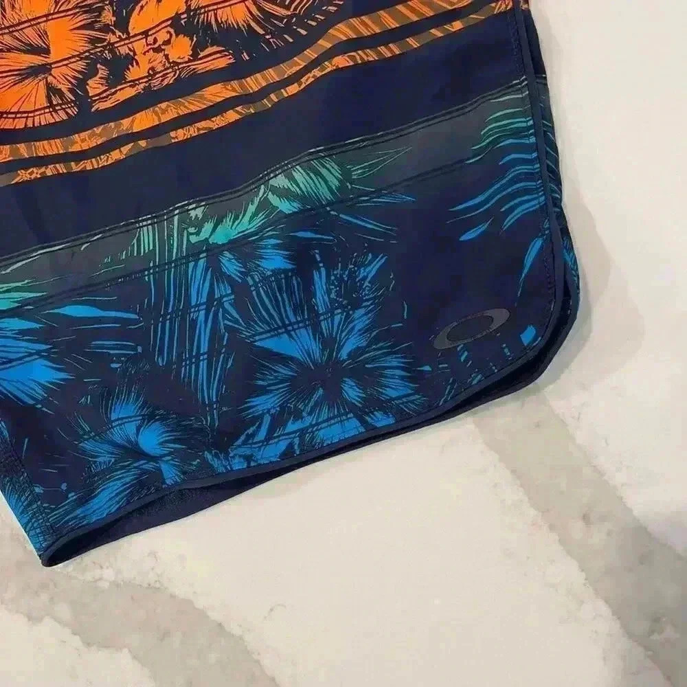Oakley Swim Shorts Mens Size 38 Trunks Slim Fit Tropical Multi-Color Board Short - Picture 2 of 7